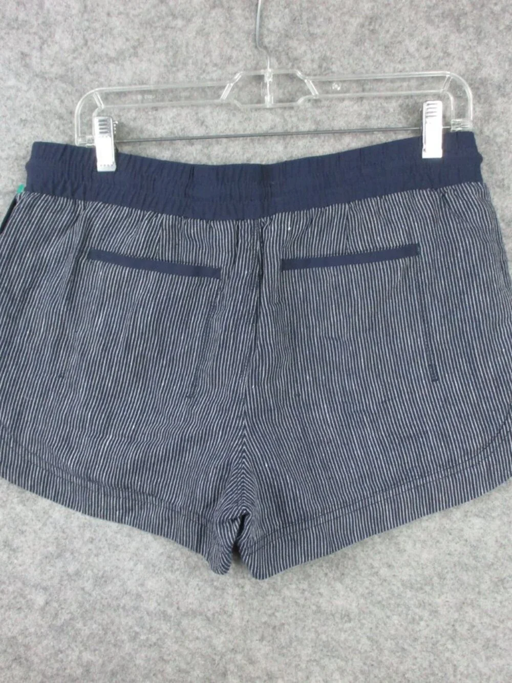 Athleta Shorts Women's 8 Blue 100% Linen Beachside Bali Striped Pull On Summer